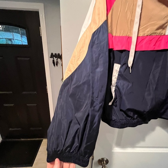Windbreaker - Large - Picture 2 of 6